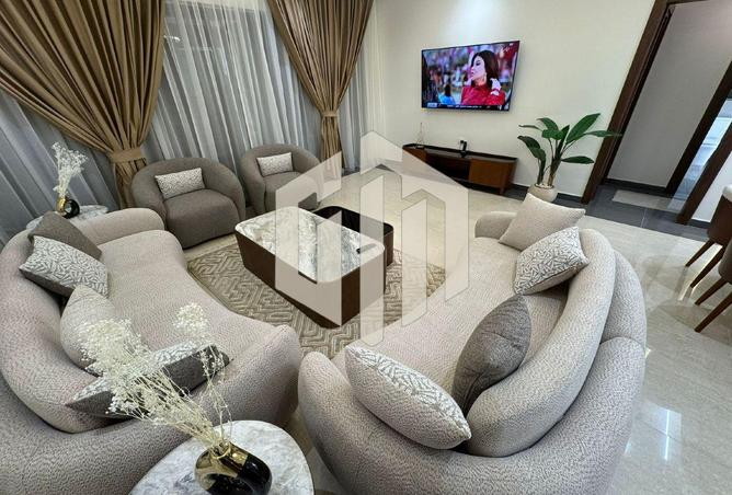 98012115 - Property Image 3