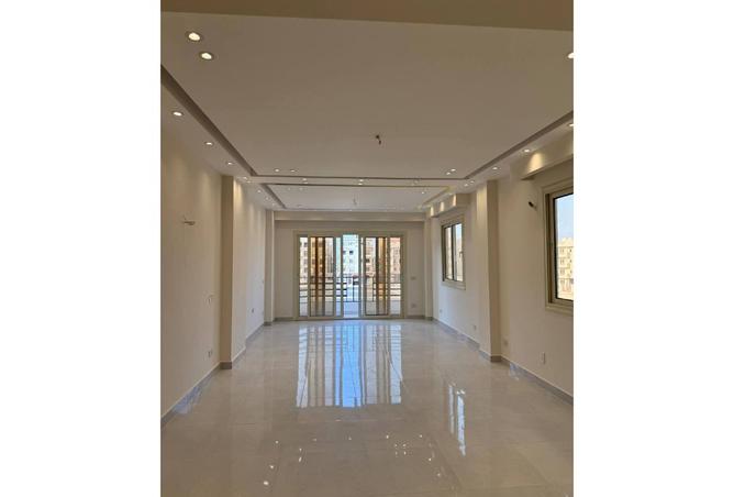 102073670 - Property Image 2