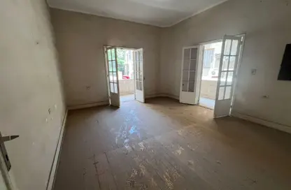 Apartment - 4 Bedrooms - 1 Bathroom for rent in Zamalek - Cairo