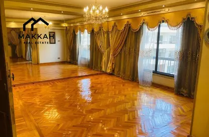 شقة - 3 غرف نوم - 2 حمامات للبيع في شارع صلاح سالم - روكسي - مصر الجديدة - القاهرة