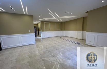 Apartment - 3 Bedrooms - 2 Bathrooms for sale in Al Gezira St. - South Investors Area - New Cairo City - Cairo