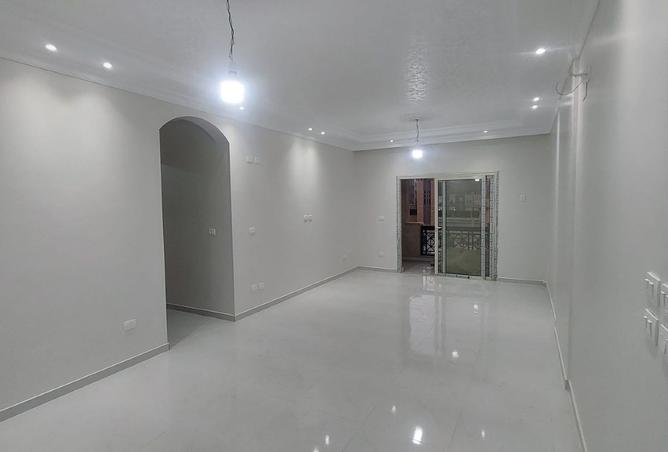94100360 - Property Main Image