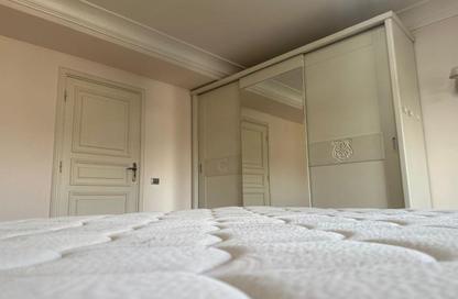 Apartment - 5 Bedrooms - 4 Bathrooms for rent in Mohamed Mazhar St. - Zamalek - Cairo