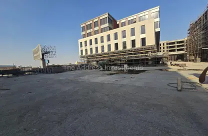 مساحات مكتبية - استوديو - 2 حمامات للبيع في طريق السويس - مدينة القاهرة الجديدة - القاهرة