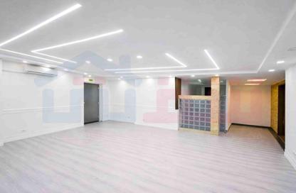 Office Space - 3 Bedrooms - 1 Bathroom for sale in Azarita - Hay Wasat - Alexandria