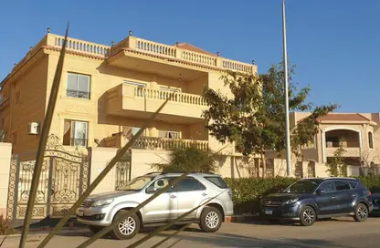 شقة - 3 غرف نوم - 3 حمامات للايجار في مدينة الشروق - القاهرة