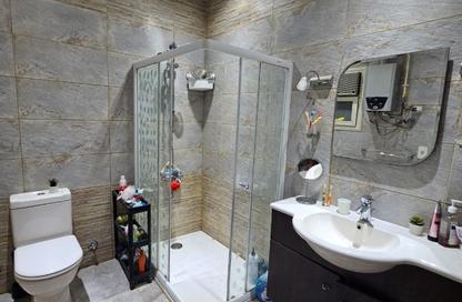 Apartment - 2 Bedrooms - 1 Bathroom for sale in New Cairo City - Cairo