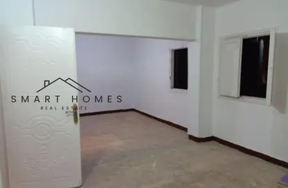 شقة - 2 غرف نوم - 1 حمام للبيع في شارع 10 - الحي الحادي عشر - الشيخ زايد - الجيزة