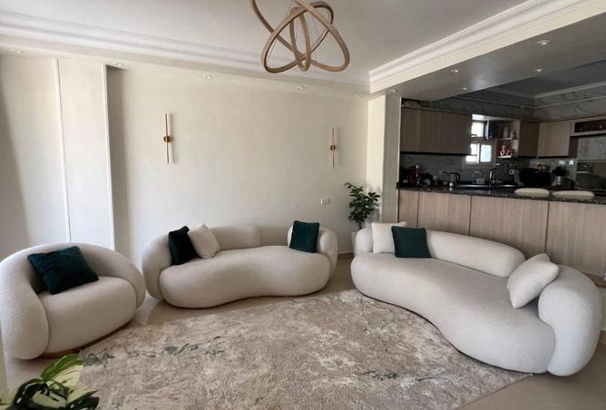 72438107 - Property Main Image