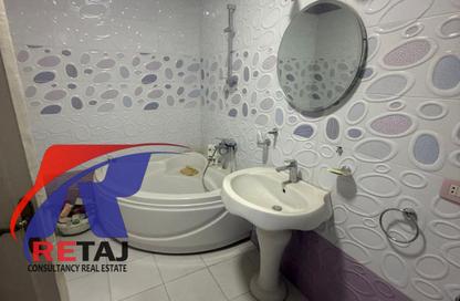 Apartment - 3 Bedrooms - 3 Bathrooms for rent in Al Sheikh Mohammed Al Nadi St. - 6th Zone - Nasr City - Cairo