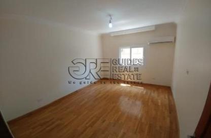 Apartment - 3 Bedrooms - 2 Bathrooms for sale in Mahmoud Azmy St. - Zamalek - Cairo