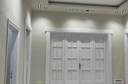 مساحات مكتبية - 3 غرف نوم - 1 حمام للايجار في شارع نخله المطيعي - ميدان تريومف - النزهة - القاهرة