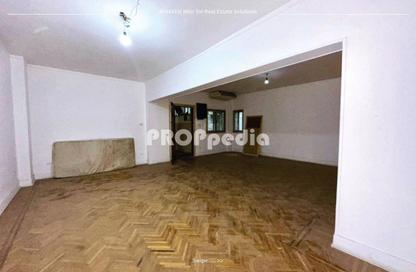 Apartment - 3 Bedrooms - 2 Bathrooms for sale in Mohamed Maraashly St. - Zamalek - Cairo