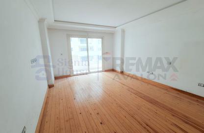 Apartment - 3 Bedrooms - 2 Bathrooms for sale in Smouha - Hay Sharq - Alexandria Apartment - 3 Bedrooms - 2 Bathrooms for sale in Smouha - Hay Sharq - Alexandria