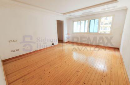 Apartment - 3 Bedrooms - 2 Bathrooms for sale in Smouha - Hay Sharq - Alexandria Apartment - 3 Bedrooms - 2 Bathrooms for sale in Smouha - Hay Sharq - Alexandria
