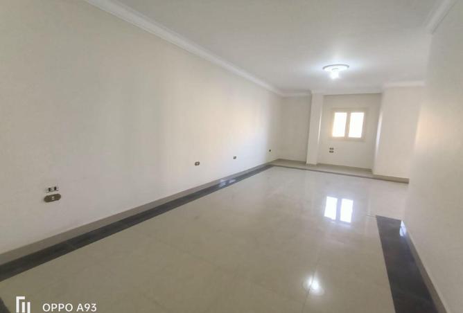 8615102 - Property Image 2