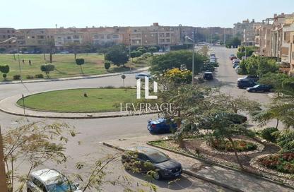 Apartment - 4 Bedrooms - 4 Bathrooms for sale in Al Narges - New Cairo City - Cairo