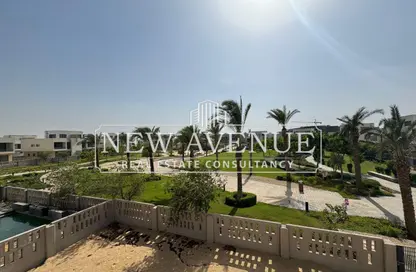 منزل مزدوج - 3 غرف نوم - 3 حمامات للبيع في كمبوند البروج - كمبوندات الشروق - مدينة الشروق - القاهرة