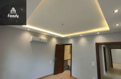 Apartment - 3 Bedrooms - 2 Bathrooms for sale in Mountain View iCity - 5th Settlement Compounds - The 5th Settlement - New Cairo City - Cairo