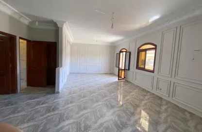 شقة - 4 غرف نوم - 3 حمامات للايجار في شارع عبد الحليم حافظ - البنفسج 8 - البنفسج - مدينة القاهرة الجديدة - القاهرة