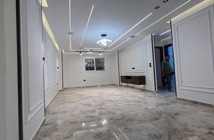 Apartment - 3 - 2 for sale in Schools Road - Al Hadaba Al Wosta - Mokattam - Cairo