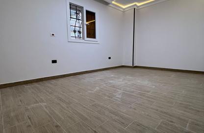 Apartment - 3 - 2 for sale in Schools Road - Al Hadaba Al Wosta - Mokattam - Cairo