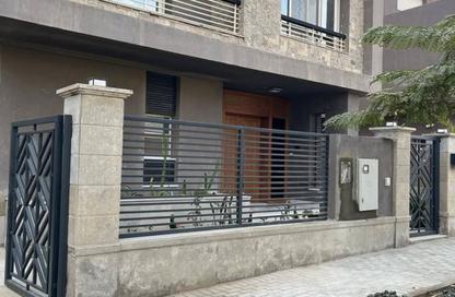 Villa - 5 - 5 for sale in New Giza - Cairo Alexandria Desert Road - 6 October City - Giza Villa - 5 - 5 for sale in New Giza - Cairo Alexandria Desert Road - 6 October City - Giza