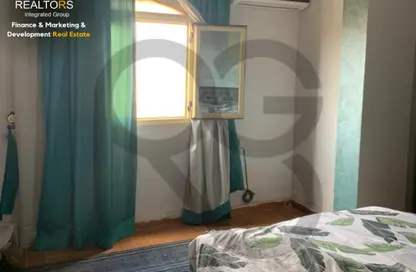 سطح - 4 غرف نوم - 2 حمامات للبيع في الحي الرابع - مدينة 6 أكتوبر - الجيزة