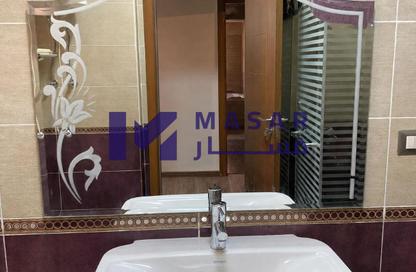 Apartment - 3 Bedrooms - 2 Bathrooms for sale in Al Sheikh Abdel Galil Eissa St. - El Banafseg 8 - El Banafseg - New Cairo City - Cairo
