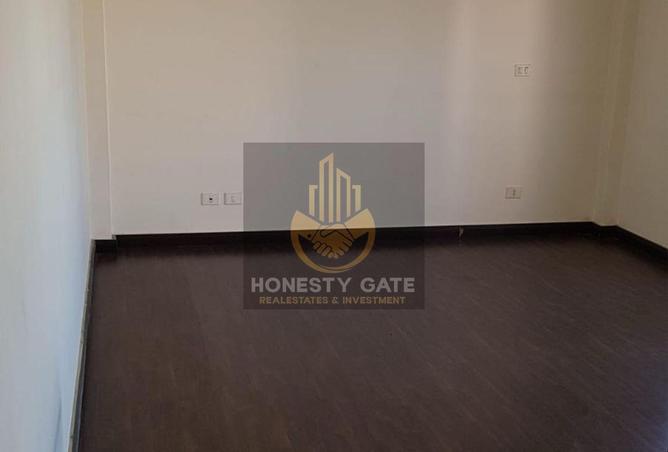 74304199 - Property Image 3