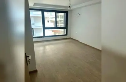 شقة - 3 غرف نوم - 3 حمامات للايجار في سكاي لاين - سموحة - حي شرق - الاسكندرية