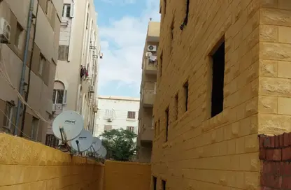 بناية كاملة - 8 غرف نوم - 8 حمامات للبيع في شارع 6 اكتوبر - مدينة الحوامدية - الجيزة