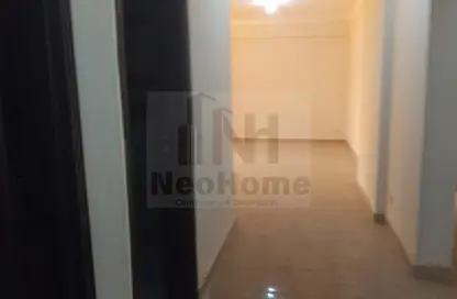 شقة - 3 غرف نوم - 2 حمامات للايجار في مدينة وصال - كمبوندات الشروق - مدينة الشروق - القاهرة