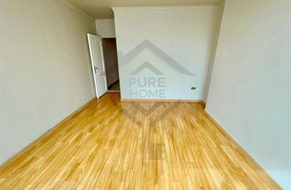 Apartment - 3 Bedrooms - 2 Bathrooms for rent in Mohamed Fawzy Moaz St. - Smouha - Hay Sharq - Alexandria