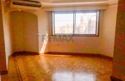 Duplex - 3 Bedrooms - 3 Bathrooms for rent in Abou Quer Road - Zezenia - Hay Sharq - Alexandria