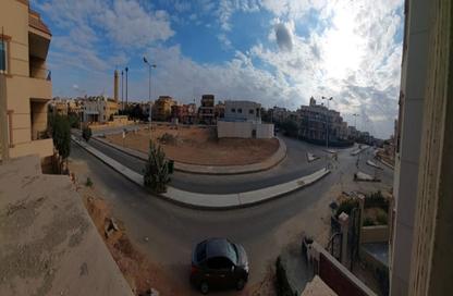Apartment - 3 Bedrooms - 3 Bathrooms for sale in Al Shabab Road - 4th Neighborhood - 2nd District East - Shorouk City - Cairo
