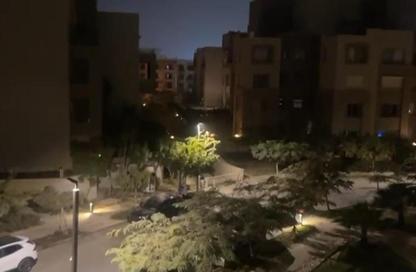شقة - 2 غرف نوم - 2 حمامات للايجار في فيلدج جيت - المستثمرين الجنوبية - مدينة القاهرة الجديدة - القاهرة