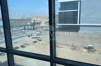 مساحات مكتبية - استوديو - 1 حمام للايجار في بيزنس بلاس - شارع التسعين الشمالي - التجمع الخامس - مدينة القاهرة الجديدة - القاهرة