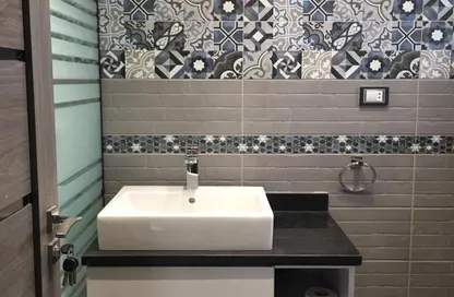 Apartment - 2 Bedrooms - 1 Bathroom for rent in Zahraa El Maadi - Hay El Maadi - Cairo