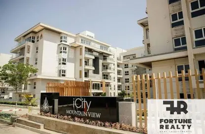 iVilla - 4 Bedrooms - 3 Bathrooms for sale in Mountain View iCity - 5th Settlement Compounds - The 5th Settlement - New Cairo City - Cairo