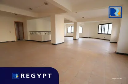 Office Space - Studio - 3 Bathrooms for rent in Al Laselky St. - El Laselky - New Maadi - Hay El Maadi - Cairo