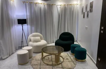 شقة - 3 غرف نوم - 2 حمامات للايجار في البنفسج 3 - البنفسج - مدينة القاهرة الجديدة - القاهرة