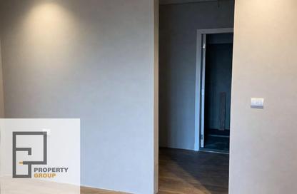 Apartment - 3 Bedrooms - 3 Bathrooms for sale in Village West - Sheikh Zayed Compounds - Sheikh Zayed City - Giza Apartment - 3 Bedrooms - 3 Bathrooms for sale in Village West - Sheikh Zayed Compounds - Sheikh Zayed City - Giza