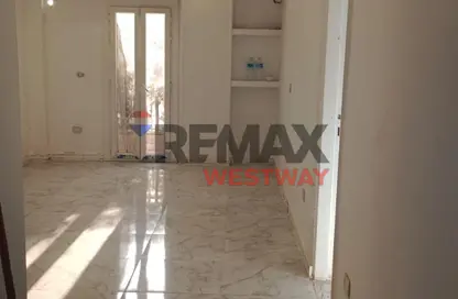 شقة - 3 غرف نوم - 2 حمامات للايجار في الحي التاسع - الشيخ زايد - الجيزة