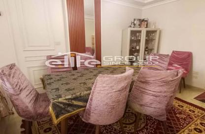 شقة - 3 غرف نوم - 2 حمامات للبيع في شارع محرم بك - محرم بك - حي وسط - الاسكندرية