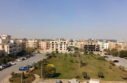 Apartment - 2 Bedrooms - 2 Bathrooms for sale in 8th District - Sheikh Zayed City - Giza