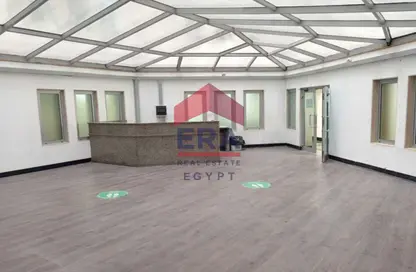Office Space - 6 Bedrooms - 2 Bathrooms for rent in Villa Square - Fifth Square - The 5th Settlement - New Cairo City - Cairo