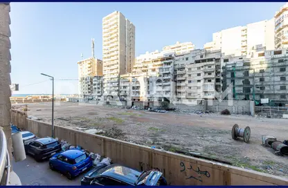 Apartment - 3 Bedrooms - 3 Bathrooms for sale in Al Geish Road - Laurent - Hay Sharq - Alexandria