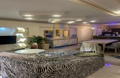 Apartment - 2 Bedrooms - 2 Bathrooms for sale in Tanfez Al Ahkam St. - Zahraa El Maadi - Hay El Maadi - Cairo