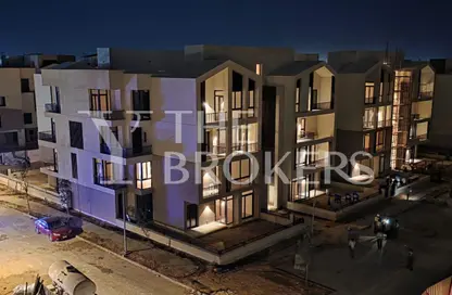 Townhouse - 3 Bedrooms - 3 Bathrooms for sale in Vye Sodic - New Zayed City - Sheikh Zayed City - Giza